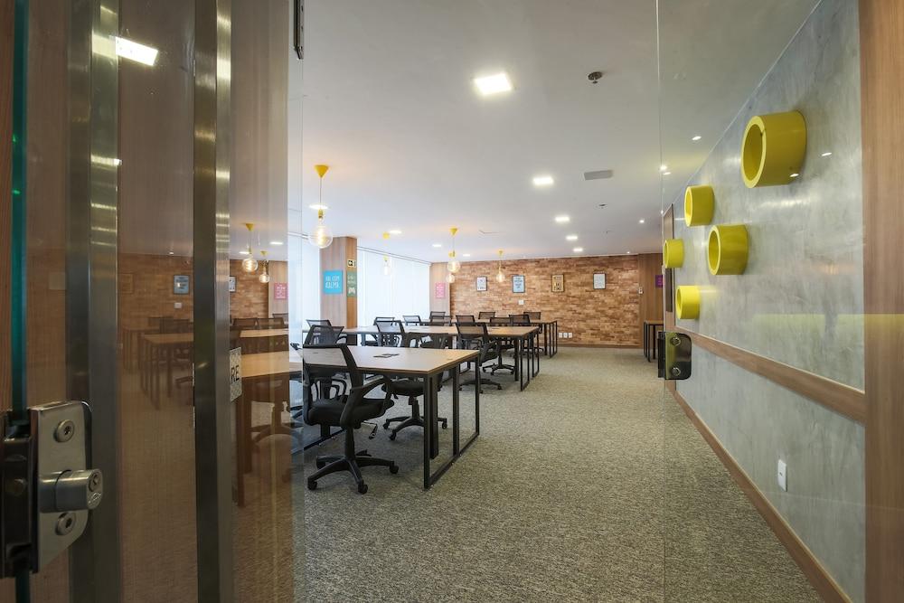 I5 Play Hotel Aguas Claras Exterior photo