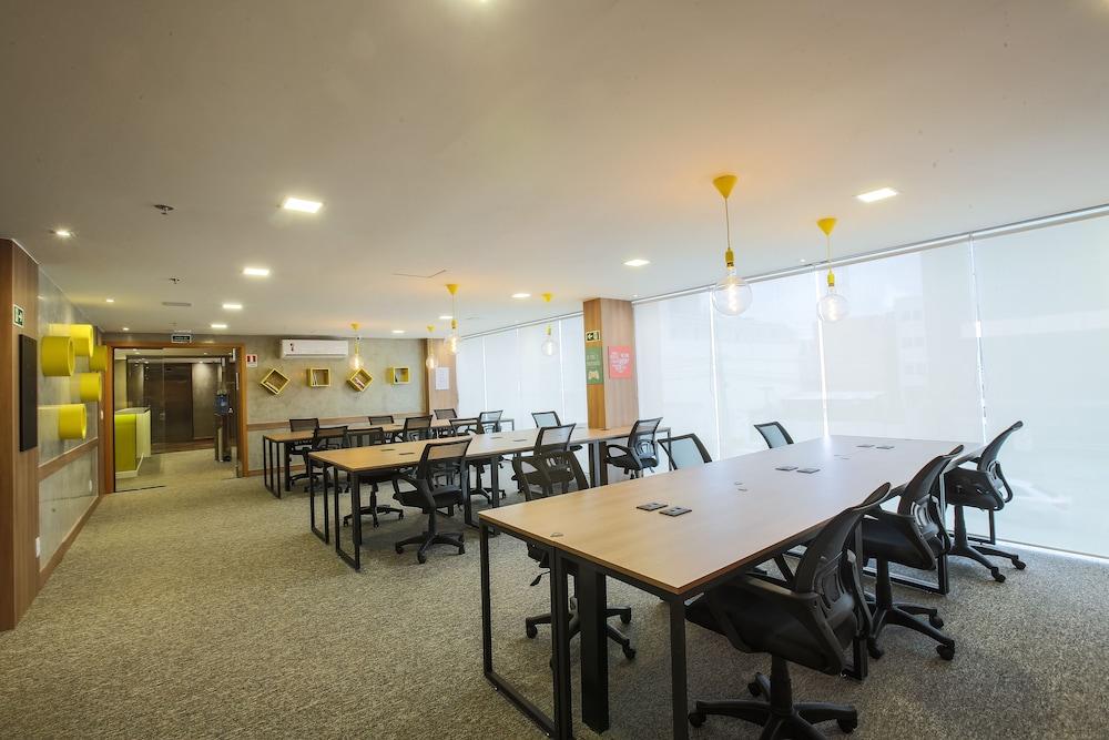 I5 Play Hotel Aguas Claras Exterior photo