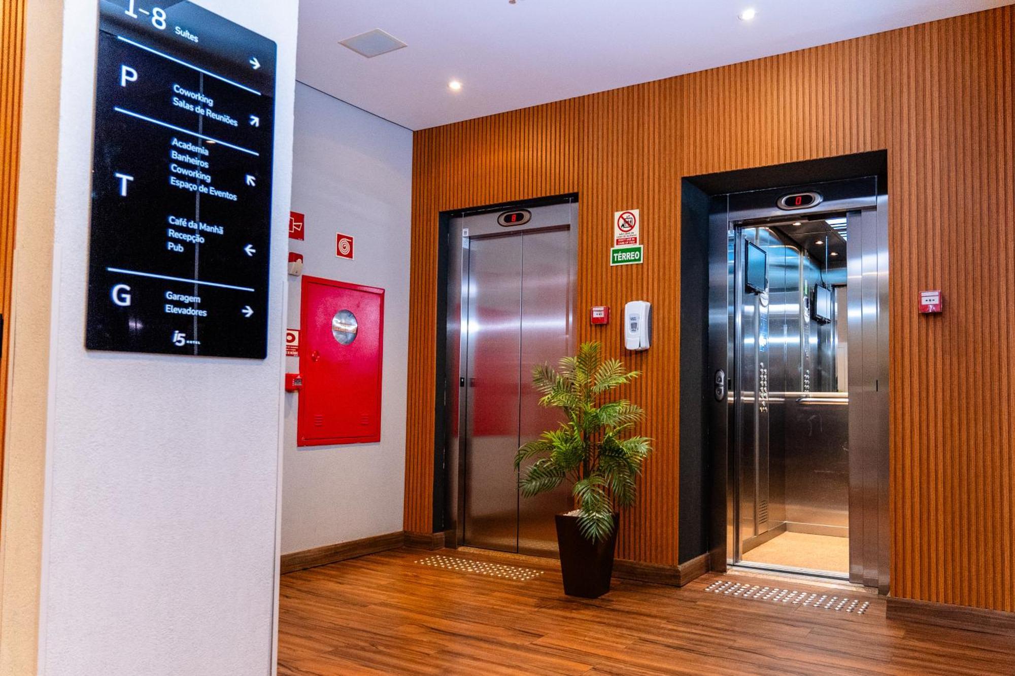 I5 Play Hotel Aguas Claras Exterior photo
