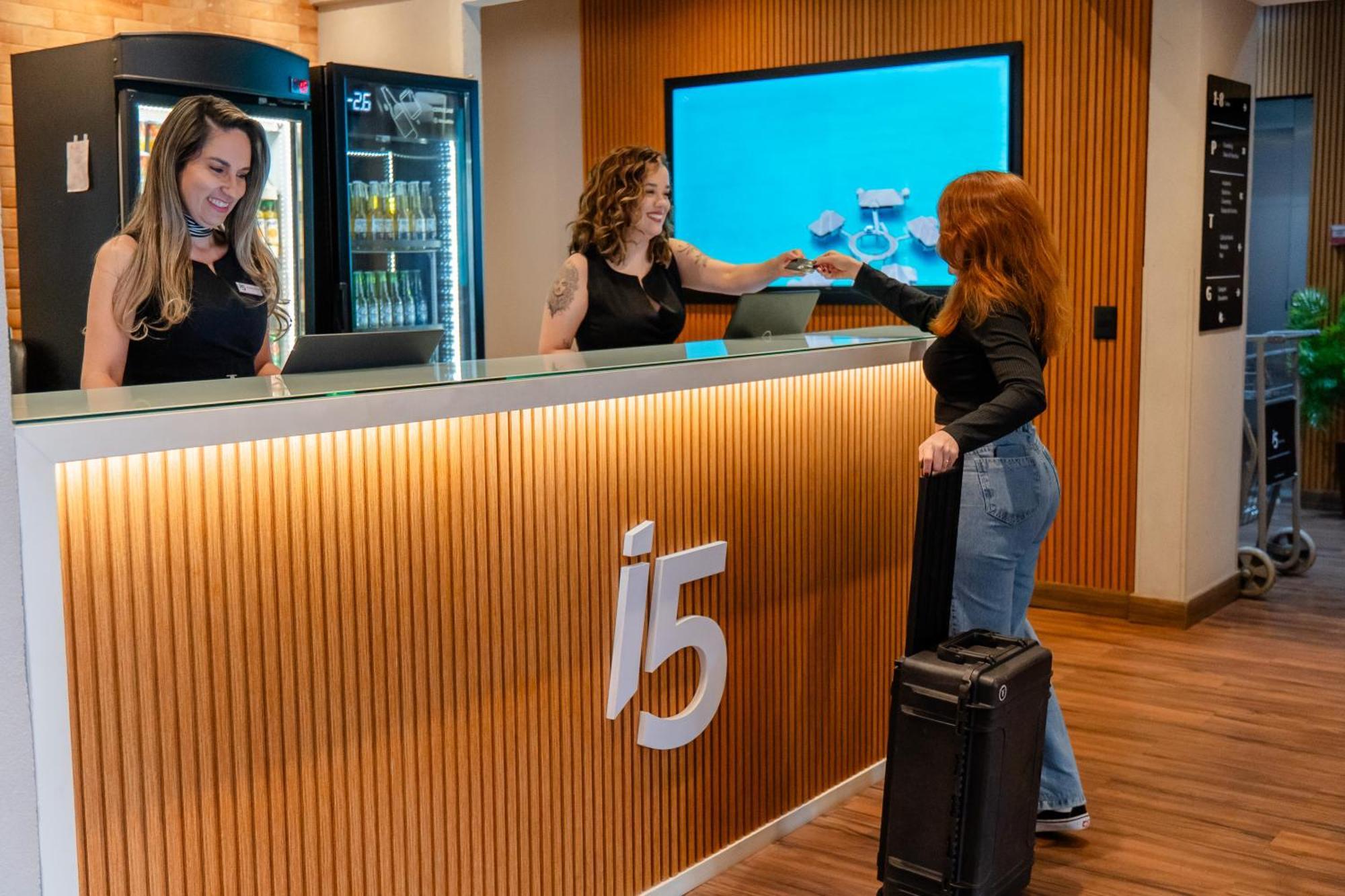 I5 Play Hotel Aguas Claras Exterior photo